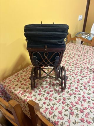 Carrito de muñecas vintage