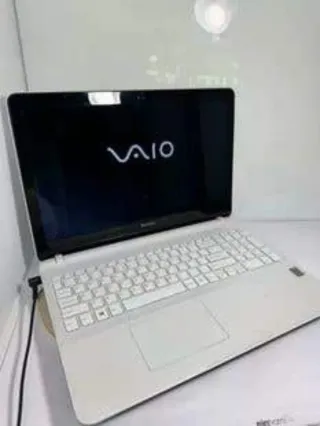 Portátil Sony VAIO 17.3 pulgadas i3/8gb/750gb