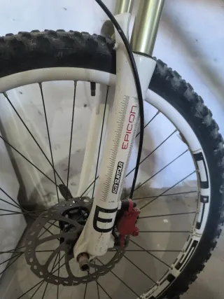 Bicicleta Focus Thunder 30.3