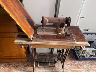 Máquina de coser Singer antigua