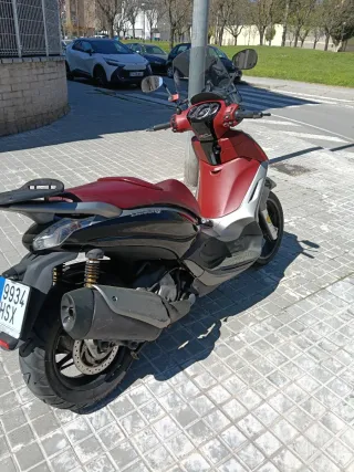 Piaggio Beverly 350 Scooter Negro/Marrón