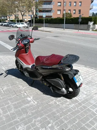 Piaggio Beverly 350 Scooter Negro/Marrón