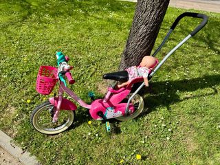 Bicicleta infantil rosa.