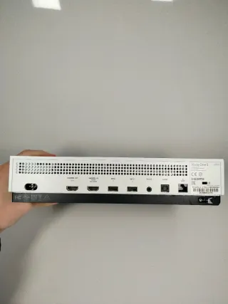 Xbox One S Console Bianca + 2 Controller