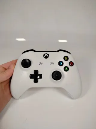 Xbox One S Console Bianca + 2 Controller