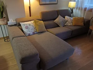 Sofá chaise longue gris tela