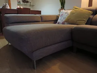 Sofá chaise longue gris tela