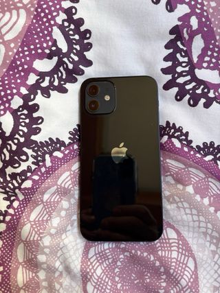 iPhone 12 e Apple Watch Series 5 Nero