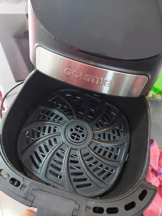 Freidora de aire Gourmia 6.6L negra