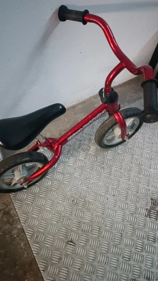 Bicicleta sin pedales Chicco Red Bullet