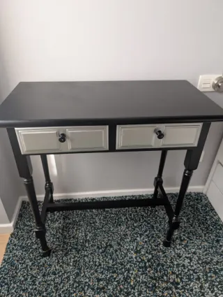 Recibidor negro y plateado