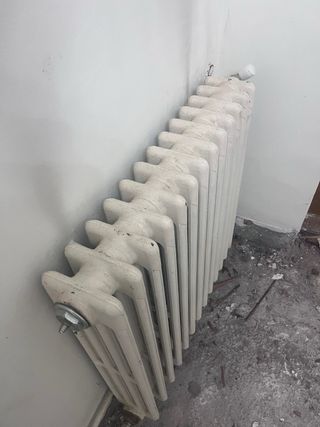 2 vecchi radiatori in ghisa