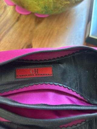 Zapatos planos Carolina Herrera CH fucsia