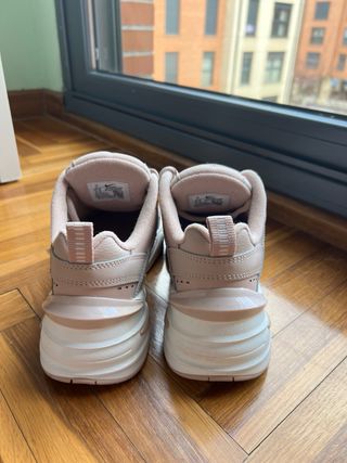 Zapatillas Nike beige/rosa talla 38