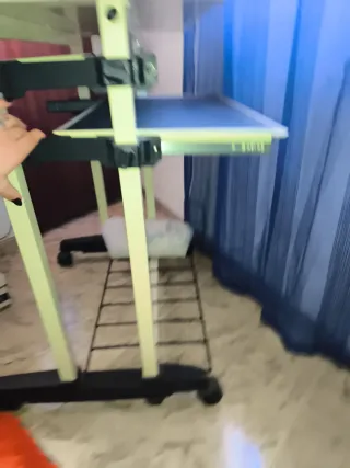 Mesa escritorio con ruedas