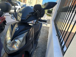 Moto Scooter SYM 125cc Negra 2022