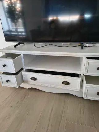 Mobile TV bianco con cassetti