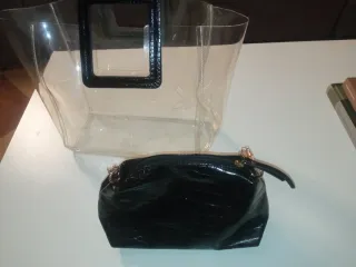 Bolso transparente con otro negro dentro, 2 en uno