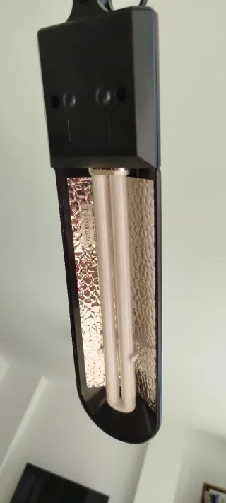 Lámpara de mesa negra