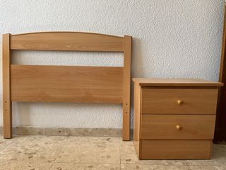 Cabecero y mesita de noche de madera