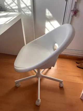 Silla infantil Ikea sibben blanca con ruedas