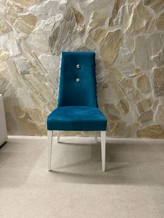 4 sillas+ 2 butacas comedor/salón