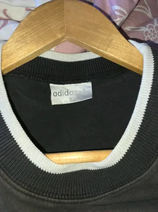 Camiseta Adidas Negra y Gris