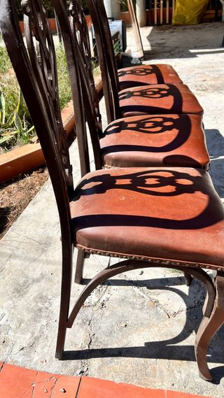 4 Sillas de Madera para Restaurar