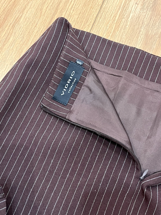 Minifalda marrón rayas diplomáticas