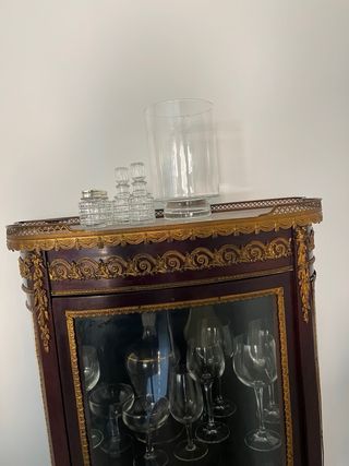 Vitrina antigua cristal curvo madera
