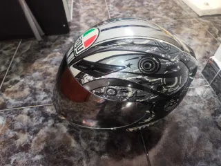 Casco de moto AGV