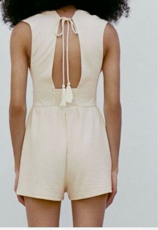 Mono corto Zara encaje beige