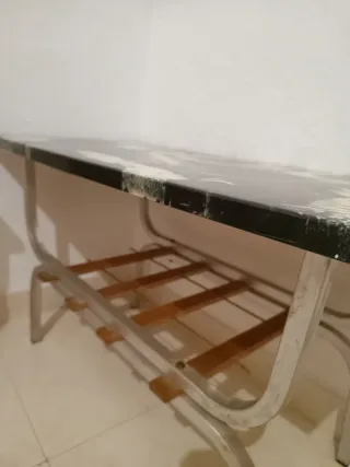 Mesa auxiliar diseño mármol negro y blanco