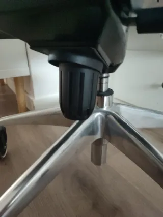 Silla de oficina negra