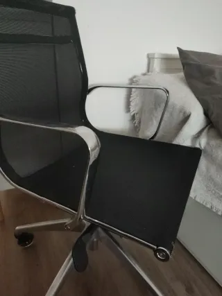 Silla de oficina negra