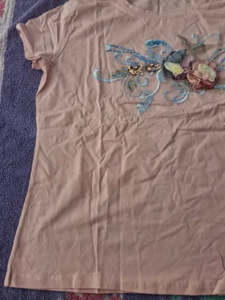 Camiseta mujer XL con etiquetas. Medidas en descri