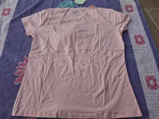 Camiseta mujer XL con etiquetas. Medidas en descri