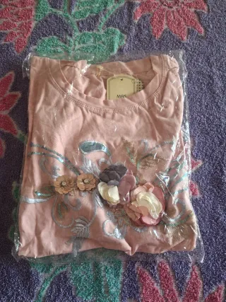 Camiseta mujer XL con etiquetas. Medidas en descri