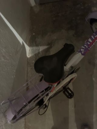 Bicicleta Topbike Morada y Blanca esta sin estrena