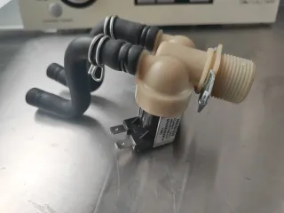 Piezas de recambio (Presostato?) Lavadora Haier HW