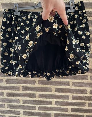 Falda corta estampada flores