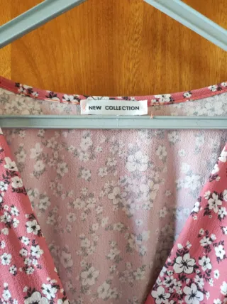 Vestido floral rosa com cinto