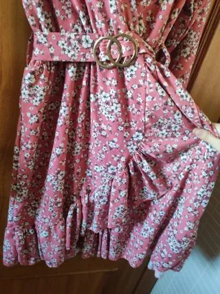 Vestido floral rosa com cinto