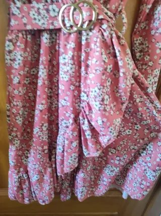 Vestido floral rosa com cinto