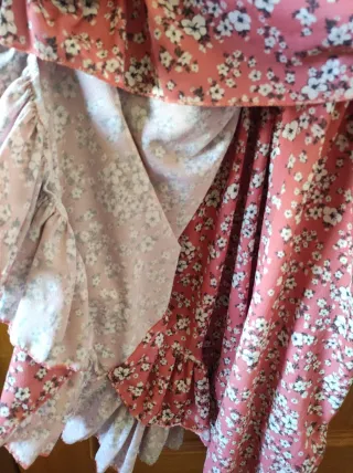 Vestido floral rosa com cinto