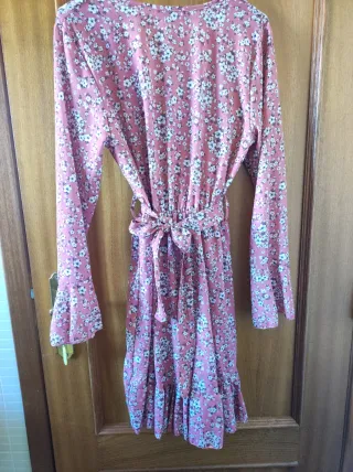 Vestido floral rosa com cinto