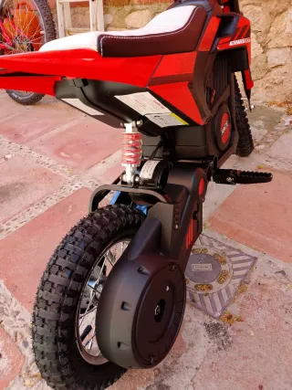 Moto Eléctrica Infantil Roja y Negra