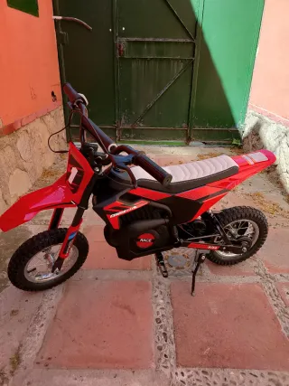 Moto Eléctrica Infantil Roja y Negra