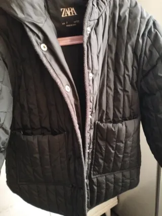 Chamarra Zara acolchada con capucha talla 7