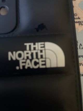 Funda iPhone 12 The North Face acolchada